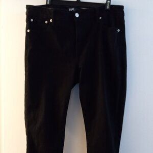 NWOT Gap Women's Classic Straight Black Jean - Size 16 / 33R